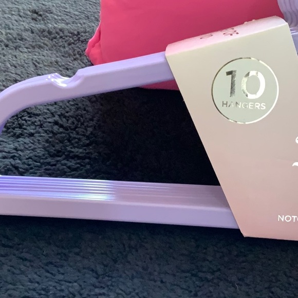 Juicy Couture Notched Shoulder Space Saving Crown Top Set of 10 Hangers - Picture 5 of 5